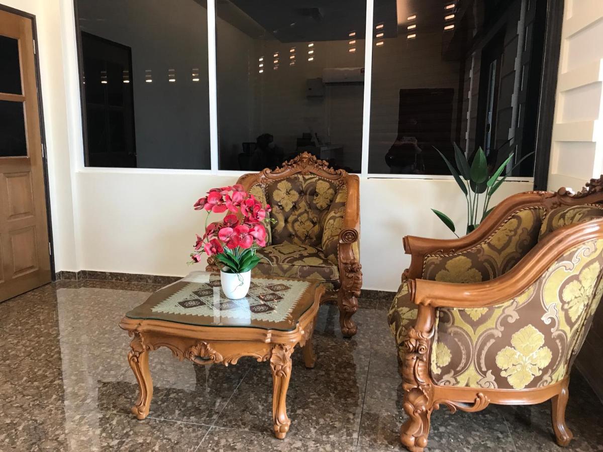 Oyo 90506 Z Stay Inn Hotel Simpang Renggam Екстериор снимка