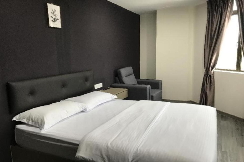 Oyo 90506 Z Stay Inn Hotel Simpang Renggam Екстериор снимка