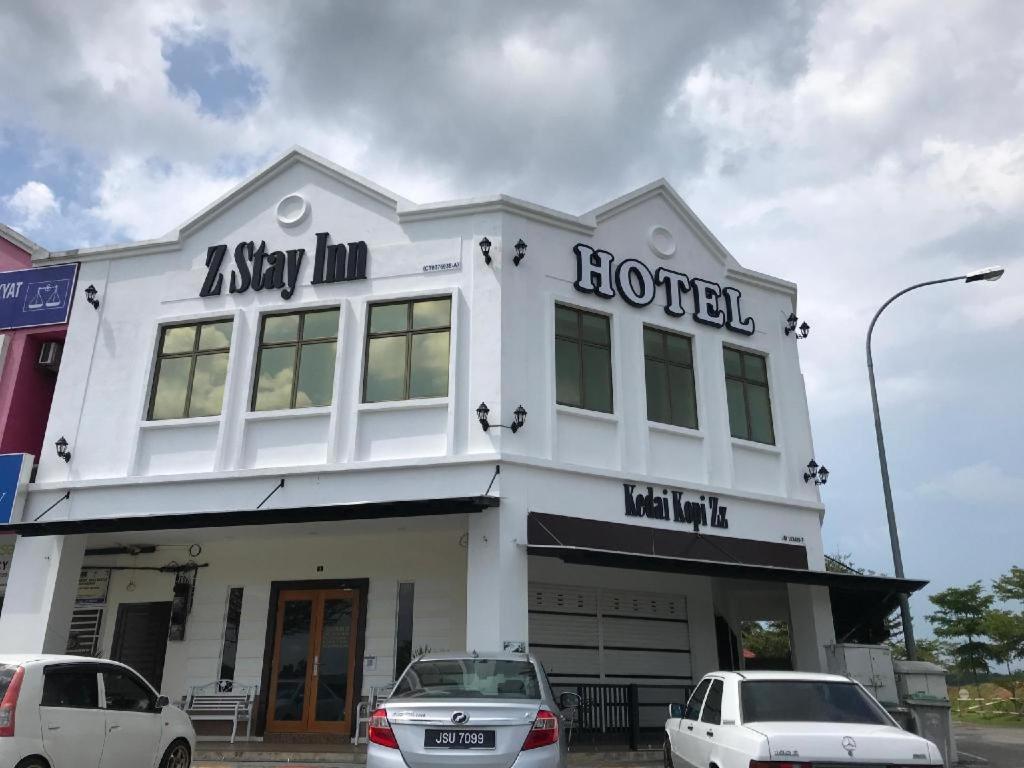 Oyo 90506 Z Stay Inn Hotel Simpang Renggam Екстериор снимка